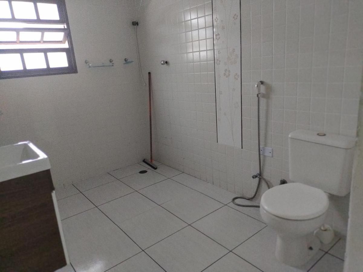 Linda Casa, 3 quartos, acomoda 10 pessoas, há 1,5 km da praia da Enseada Guarujá Exterior foto